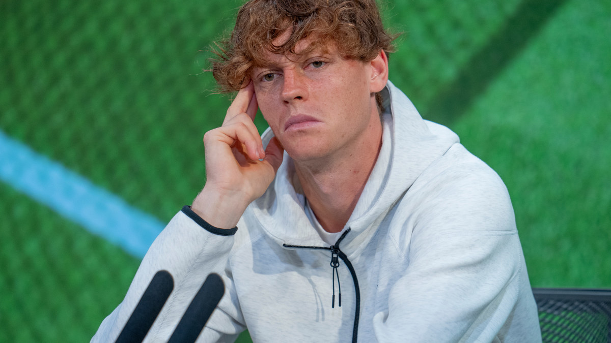 'Eles protegem os melhores jogadores': Mundo do tênis dividido sobre sanção antidoping aplicada ao número 1 do mundo Jannik Sinner