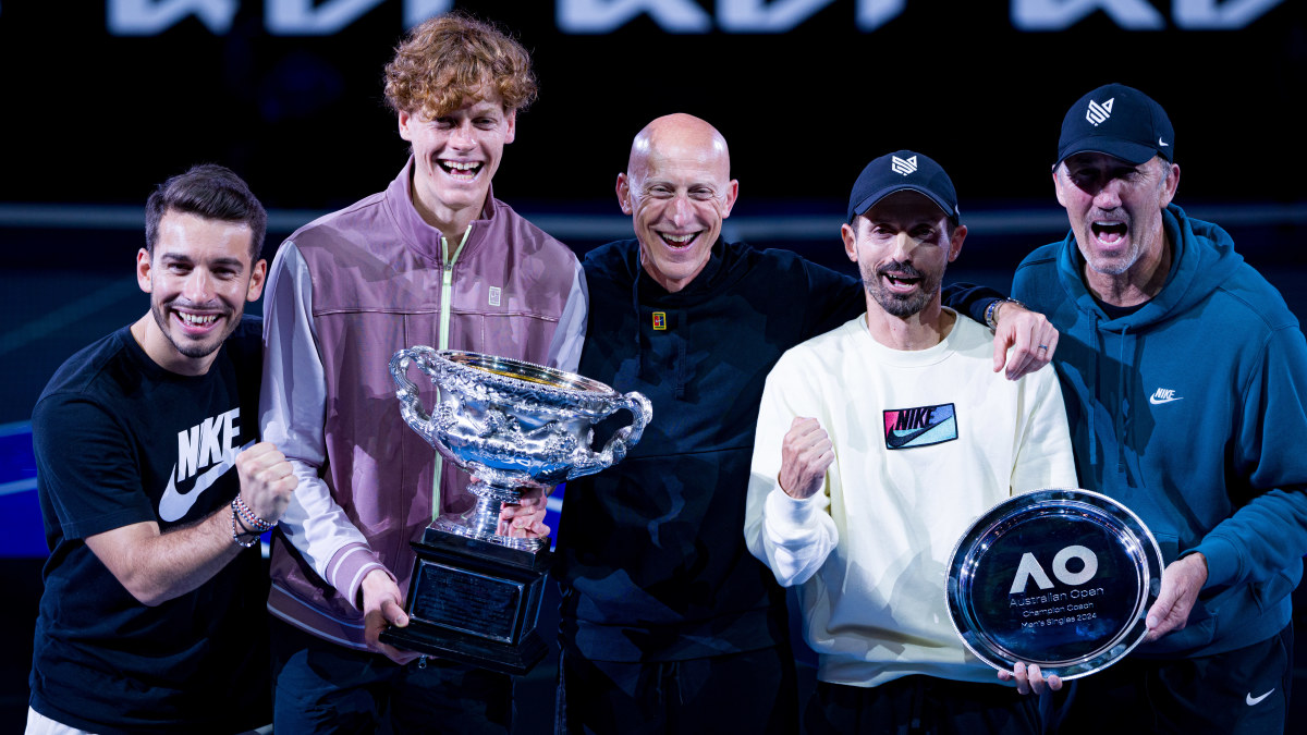 Jannik Sinner diz que o resultado do seu caso de esteróides foi um alívio, mas ele demitiu dois membros da equipe