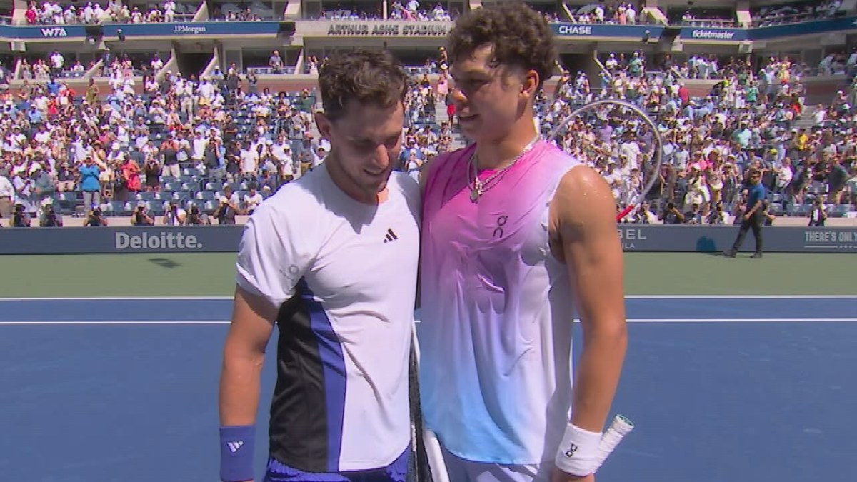 'Como estar drogado': Dominic Thiem é ovacionado de pé na partida final do US Open