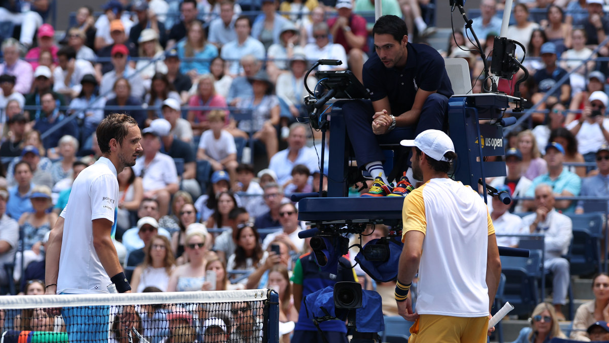 'Cenário estranho': jogo do US Open atrasado em todas as quadras devido ao sistema eletrônico de chamada de linha