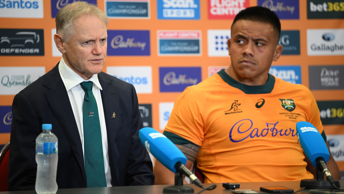 O técnico dos Wallabies, Joe Schmidt, retorna o serviço após alegações suspeitas dos Springboks