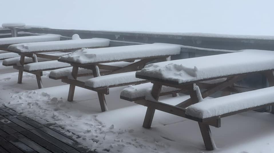 Mais neve no alto dos Alpes
