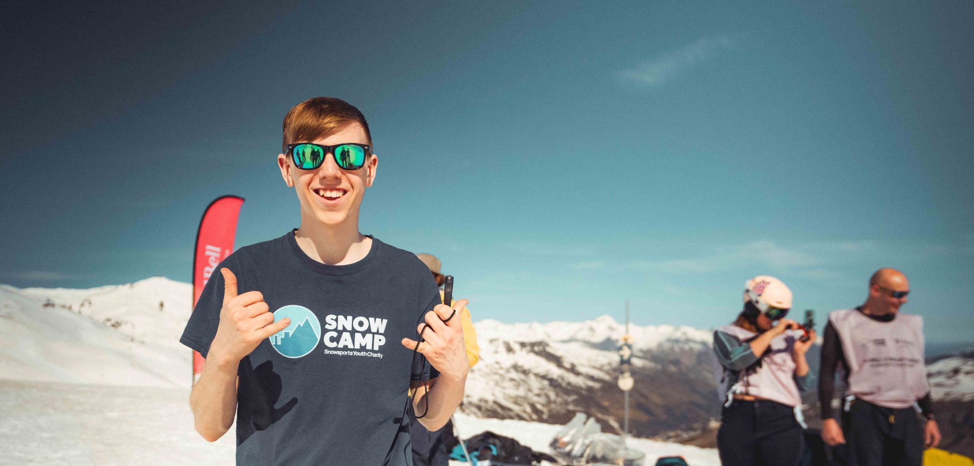 Jovem instrutor credita o snowboard por ajudar a superar seus medos de saúde mental