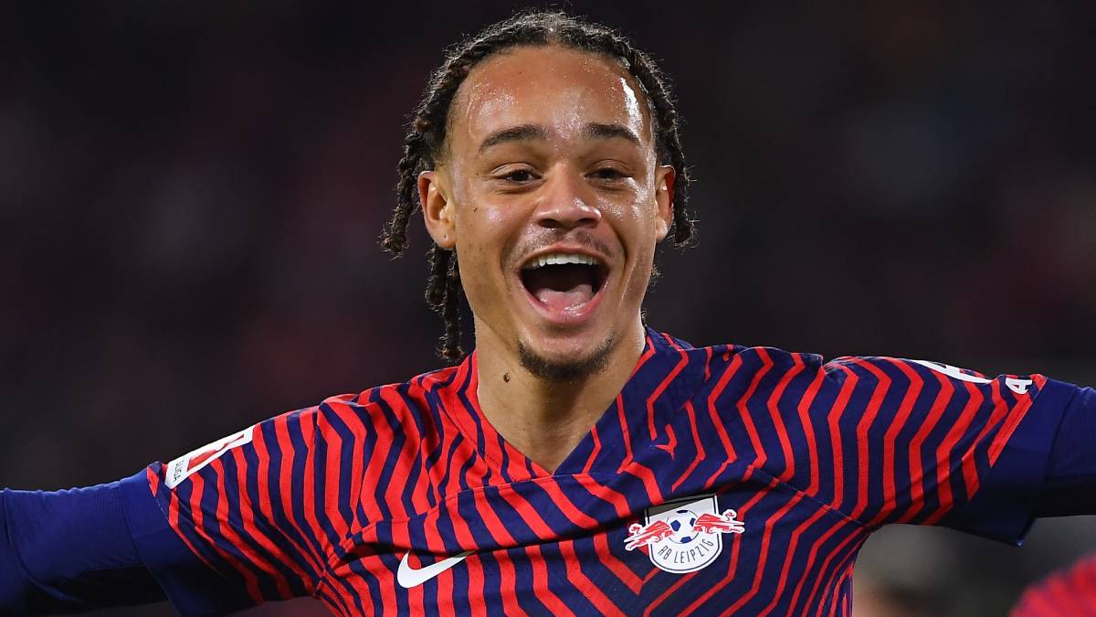 Xavi Simons playing football for RB Leipzig