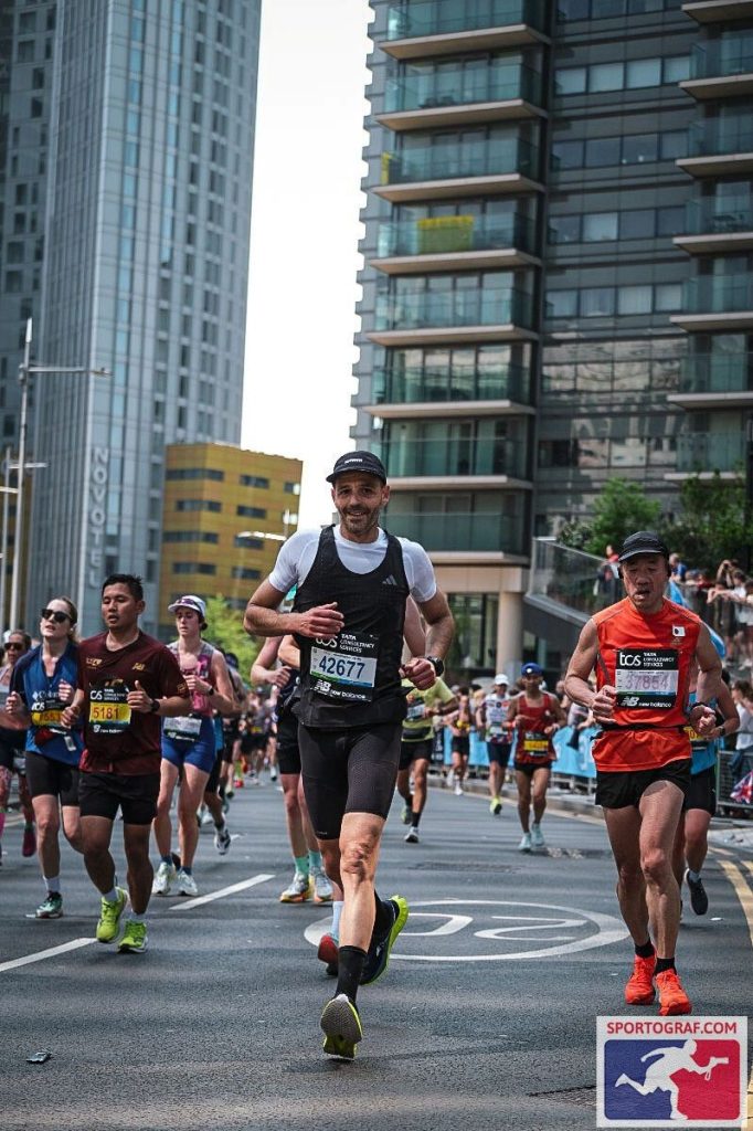 Fundos arrecadados para esportes de neve de deficiência na Maratona de Londres