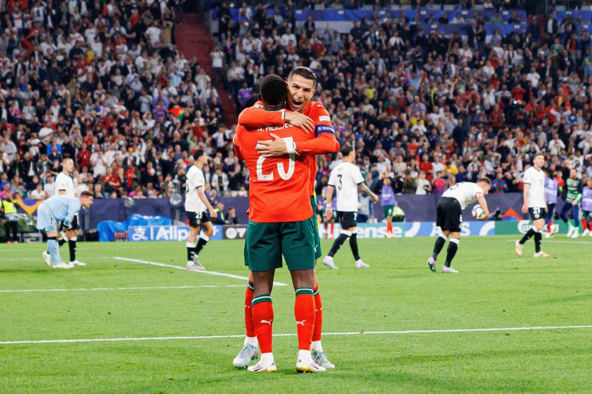 Cristiano Ronaldo celebrates