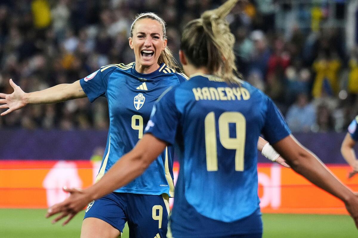 Sweden women celebrate