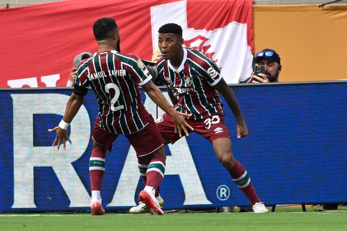 Hercules celebrates scoring for Fluminense