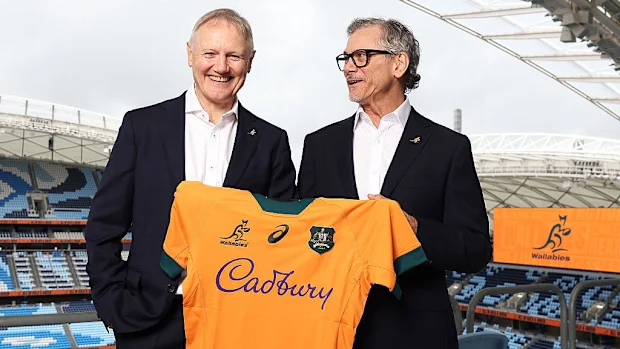 Joe Schmidt e Les Kiss posam durante uma oportunidade para a mídia no Allianz Stadium.