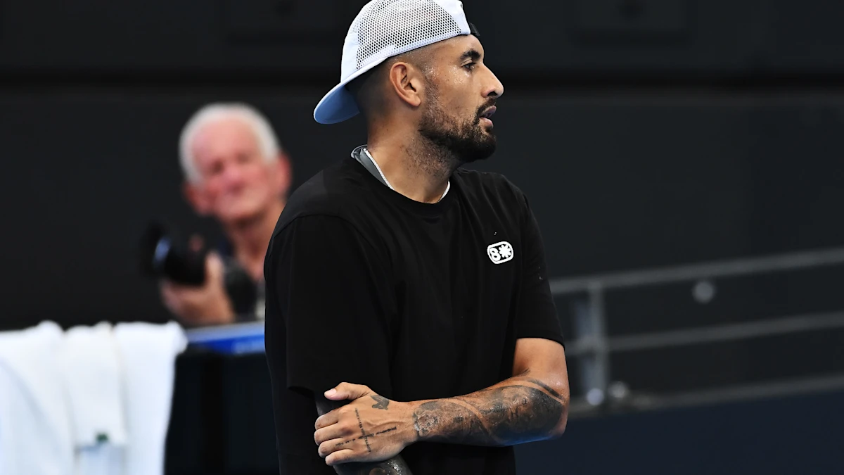 Notícias do tênis do Aberto da Austrália em 2026, Nick Kyrgios desiste de simples após lesão, derrota no Brisbane International