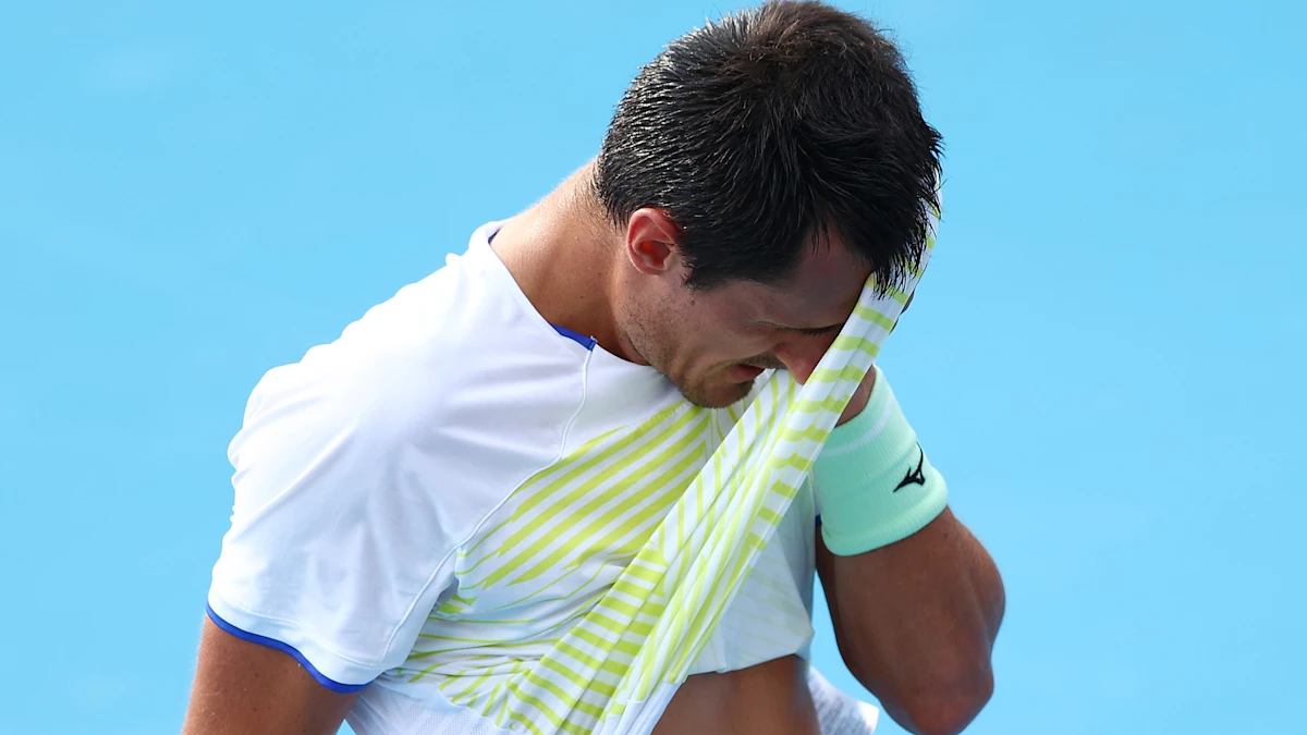 Bernard Tomic eliminado na segunda rodada das eliminatórias, derrota em dois sets contra Arthur Fery