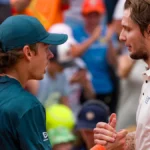 Notícias do Aberto da Austrália sobre tênis de 2026, prévia exclusiva de Alex de Minaur x Alexander Bublik com John Millman, retorno inspirado em viagem a Las Vegas