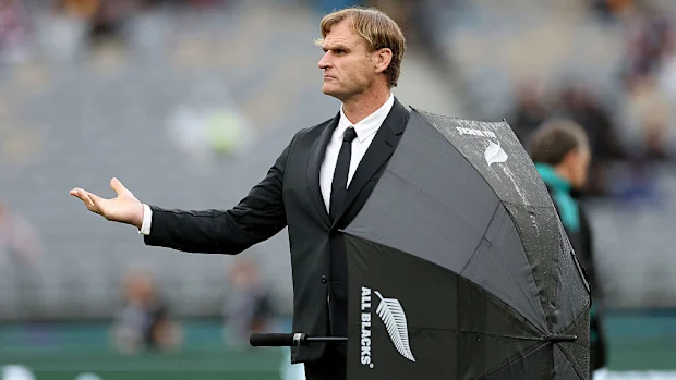 Scott Robertson sente falta de chuva no Optus Stadium.