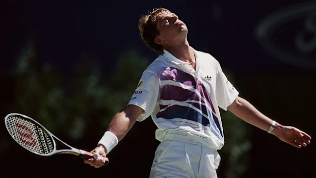 Stefan Edberg da Suécia contra Jim Courier.