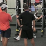 Alex de Minaur bate-papo animado com equipe após vídeo da derrota de Carlos Alcaraz; Comentários de Todd Woodbridge, análise do Grand Slam