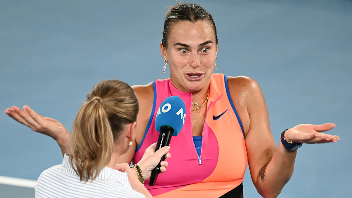 Aryna Sabalenka avança para as semifinais com vitória sobre Iva Jovic; Entrevista pós-jogo, pergunta de Carlos Alcaraz