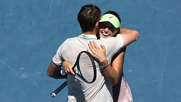 Olivia Gadecki e John Peers da Austrália comemoram sua vitória.