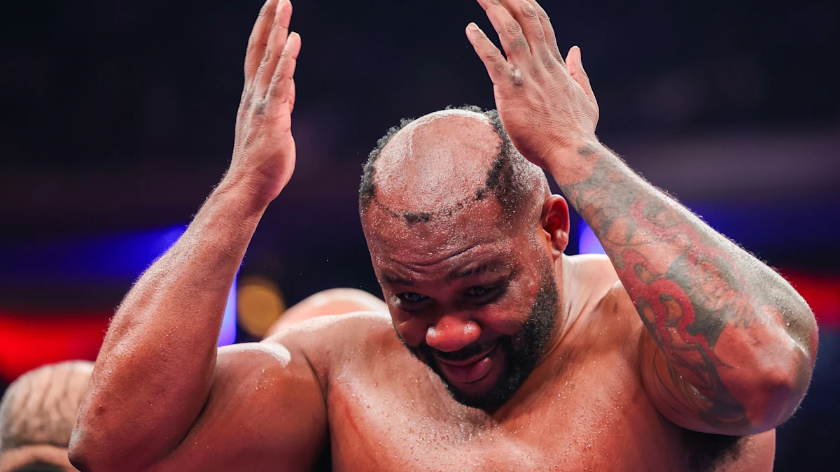 Jarrell Miller leva um soco na peruca na luta contra Kingsley Ibeh, vídeo