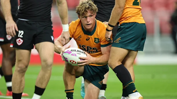 Michael Hooper marca seu primeiro try de sete contra o Canadá.