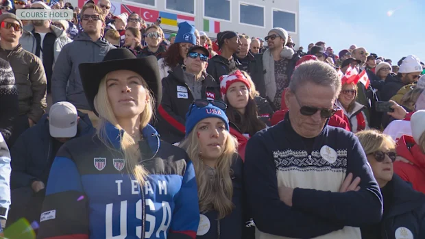 A família de Lindsey Vonn reage nas arquibancadas ao saber que sua filha caiu nas encostas.