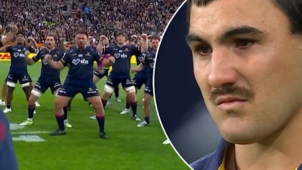 Os Highlanders realizam um haka para Toby Garden-Bachop.