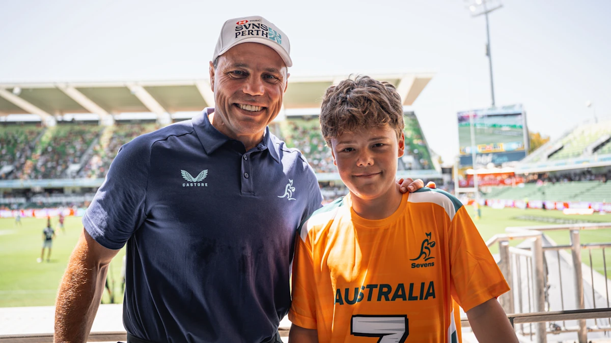 Perth Sevens, Rugby Austrália recebe jovem herói após corajosa natação de 4 km para salvar a família