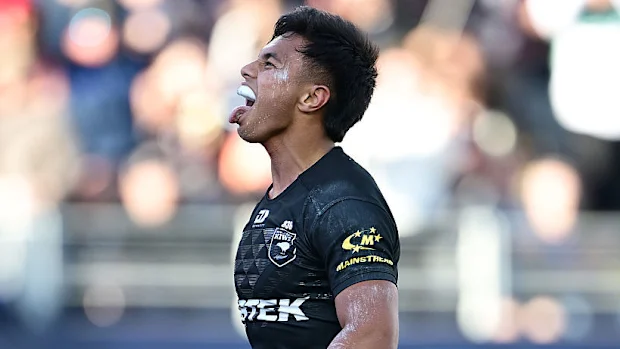 Keano Kini em ação durante o Campeonato do Pacífico.