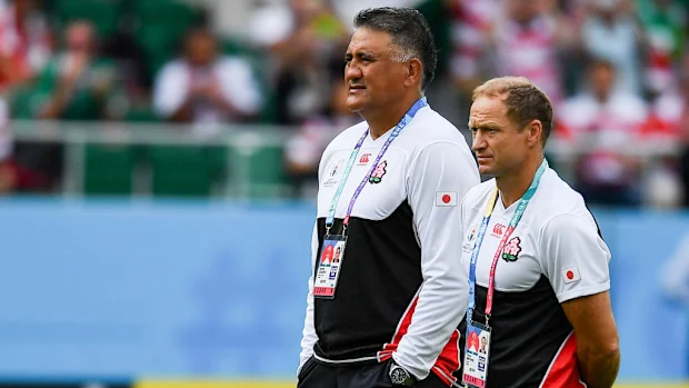 O técnico do Japão, Jamie Joseph, à esquerda, e o técnico de ataque Tony Brown durante a Copa do Mundo de Rúgbi de 2019.