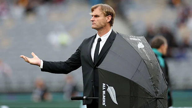 Scott Robertson sente falta de chuva no Optus Stadium.
