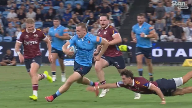 Max Jorgensen esfola Jock Campbell.