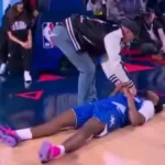 O momento do concurso de enterrada de Jase Richardson dá muito errado; Keshad Johnson vence