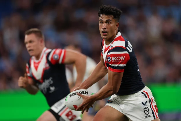 Joseph-Aukuso Suaalii do Sydney Roosters durante a quinta rodada da partida da NRL entre o Sydney Roosters e o Parramatta Eels no Allianz Stadium.