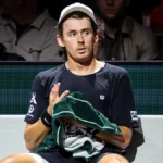 O australiano Alex de Minaur surpreendeu o número 103 no ATP Mexico Open nas oitavas de final