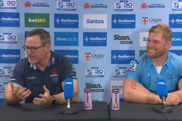 Dan McKellar e Matt Philip no Allianz Stadium.