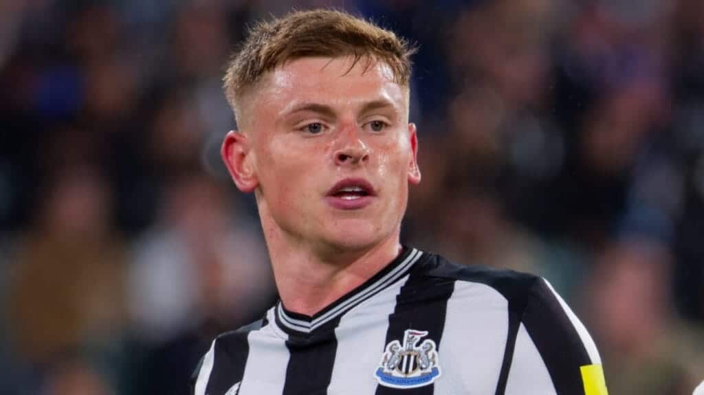 Harvey Barnes jogando futebol pelo Newcastle
