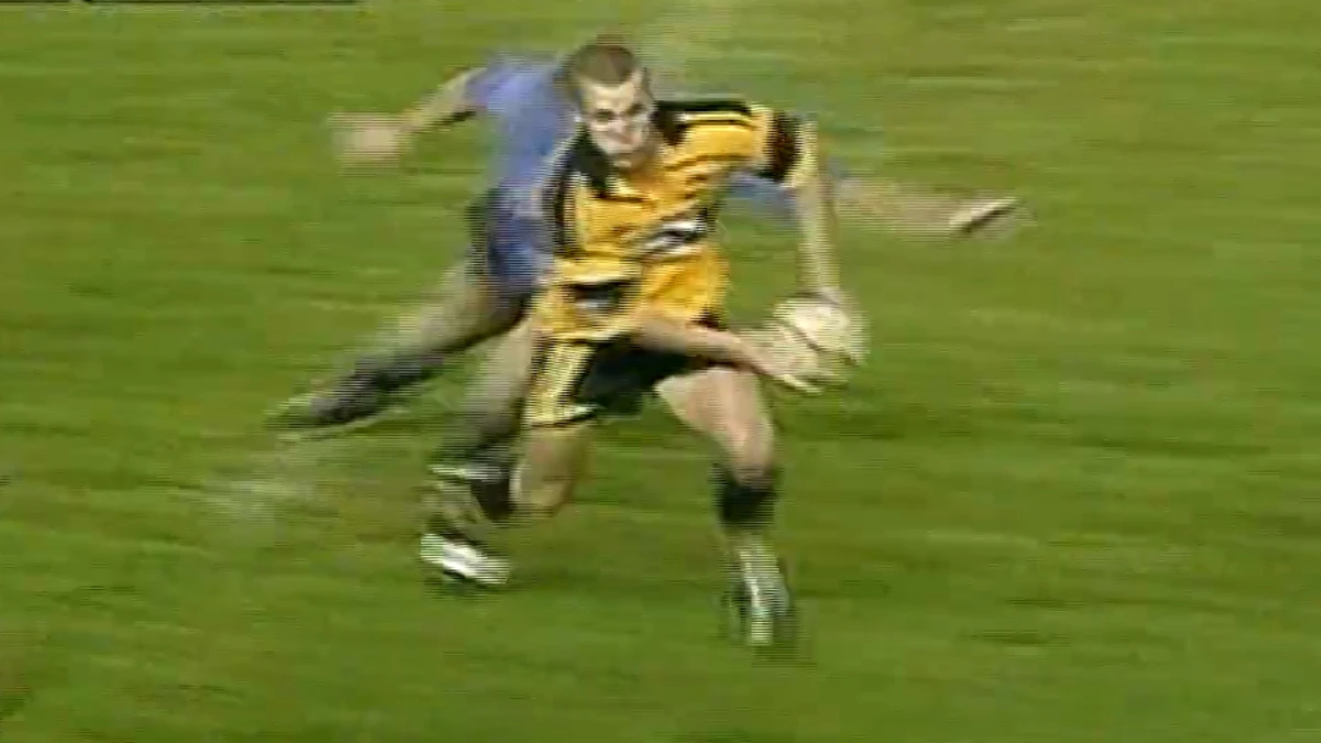 A icônica tentativa da lenda dos furacões, Christian Cullen, em 1996; Vídeo, destaques, coluna de Sean Maloney, análise, homenagens a Waratahs