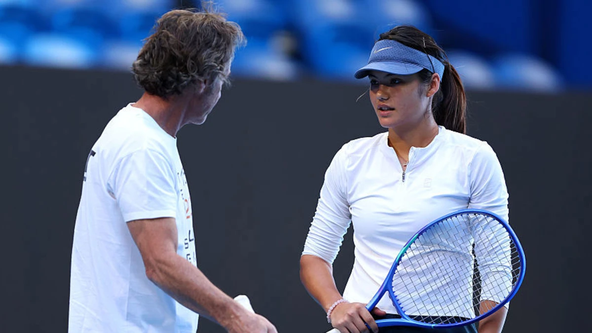 Notícias do tênis 2026 | Emma Raducanu revela por que se separou do técnico Francisco Roig, entrevista em Indian Wells