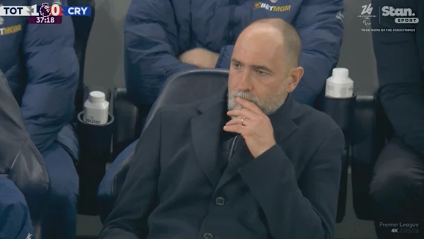 Igor Tudor após o cartão vermelho.