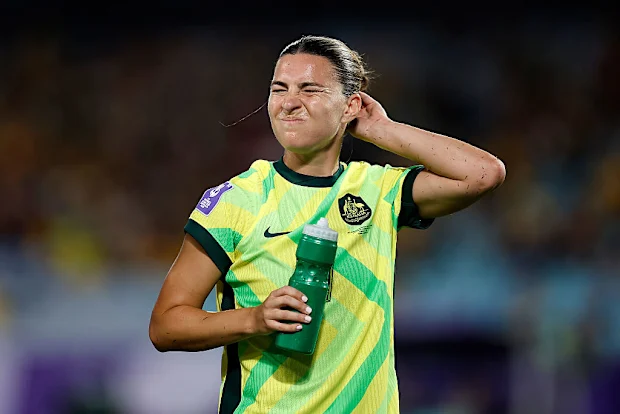 Steph Catley, da Austrália, parece frustrada.