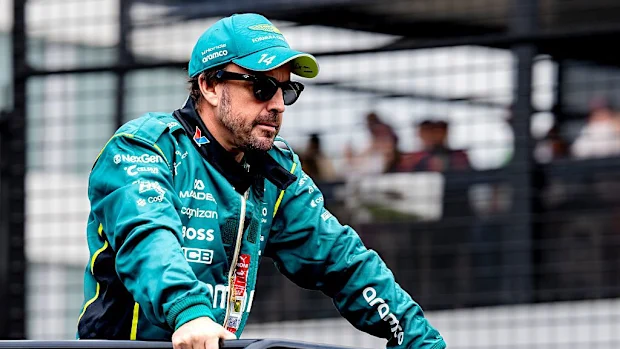 Fernando Alonso participa da corrida de Fórmula 1 em Melbourne, em Albert Park.