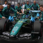 Crise da Aston Martin, Adrian Newey comenta sobre carro, equipe de joelhos