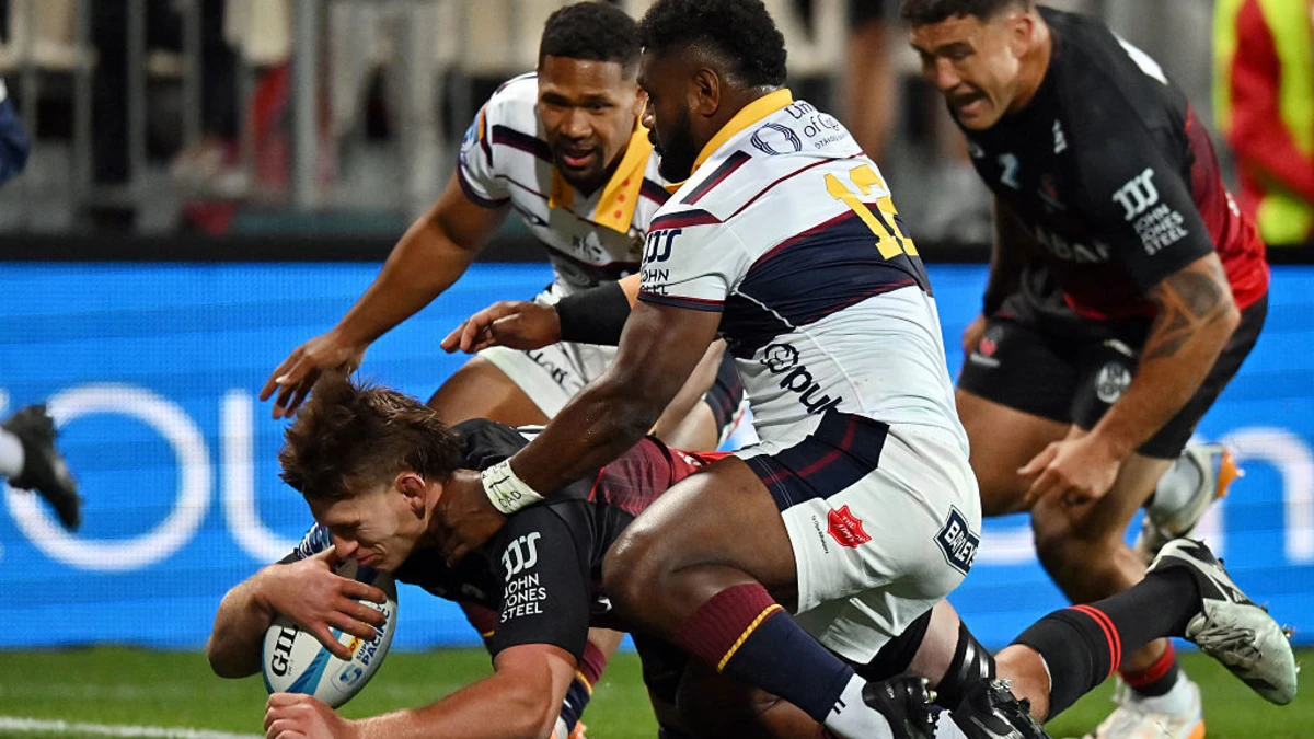 Os cruzados venceram os Highlanders; Destaques, reportagem da partida, vídeo, notícias, reação, Johnny Lee duas tentativas na estreia