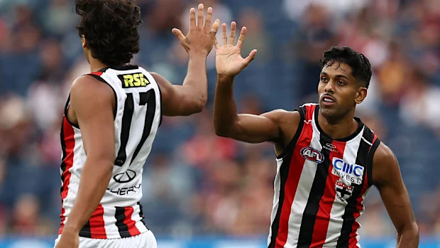 Nasiah Wanganeen-Milera comemora um gol.