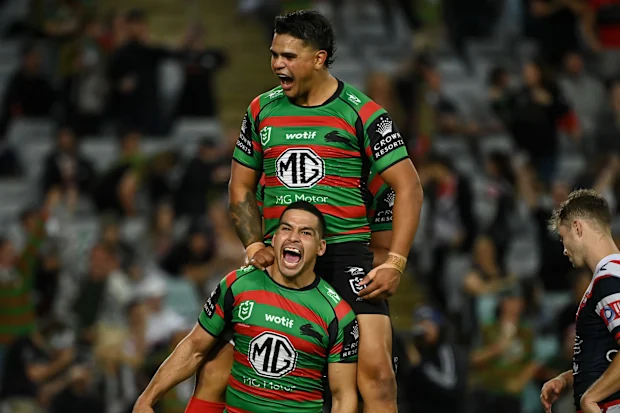 Latrell Mitchell e Cody Walker em 2022.