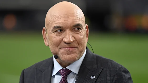 Gorden Tallis em um painel da Fox League na abertura da temporada de 2026 em Las Vegas.