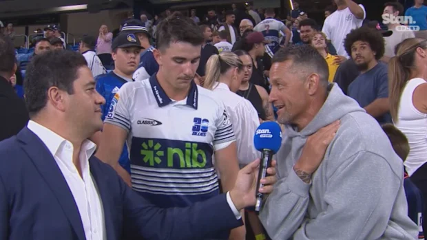 Morgan Turinui conversa com Payton e Carlos Spencer.