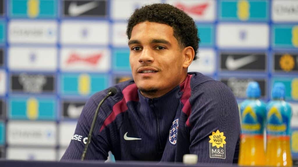 Bayer Leverkusen e o zagueiro inglês Jarrell Quansah