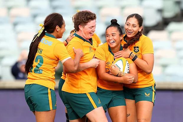 Nicole Ledington, dos Wallaroos, comemora o gol de try.