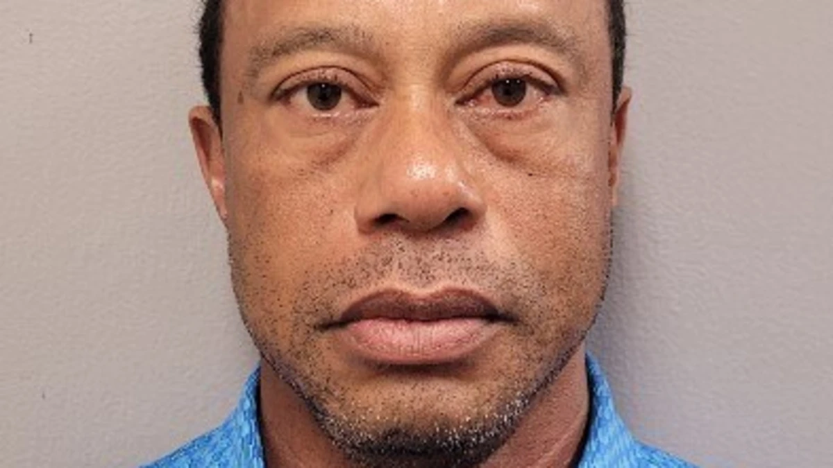 Tiger Woods é preso por suspeita de DUI após acidente de carro na Flórida