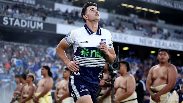 Payton Spencer do Blues corre para sua estreia como titular.